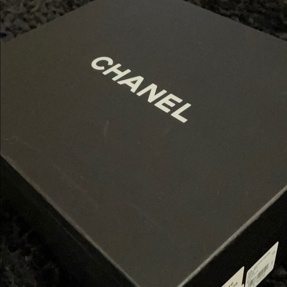 CHANEL Black and Blue C8338 Sneakers - Picture 2 of 11